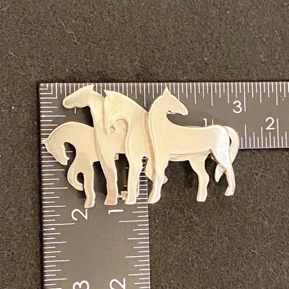 Signed-Pat Areias Equestrian Sterling Silver Horse Belt Buckle display picture 1